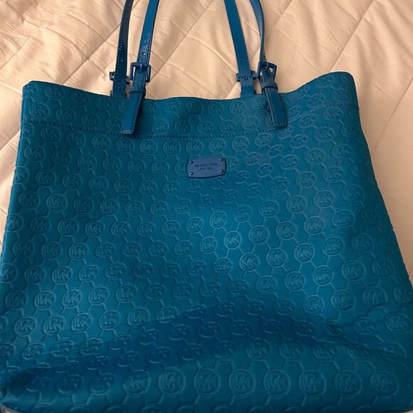 Michael Kors Shoulder Tote - Jet Set Signature Quilted Bag - Summer Blue - Picture 2 of 5